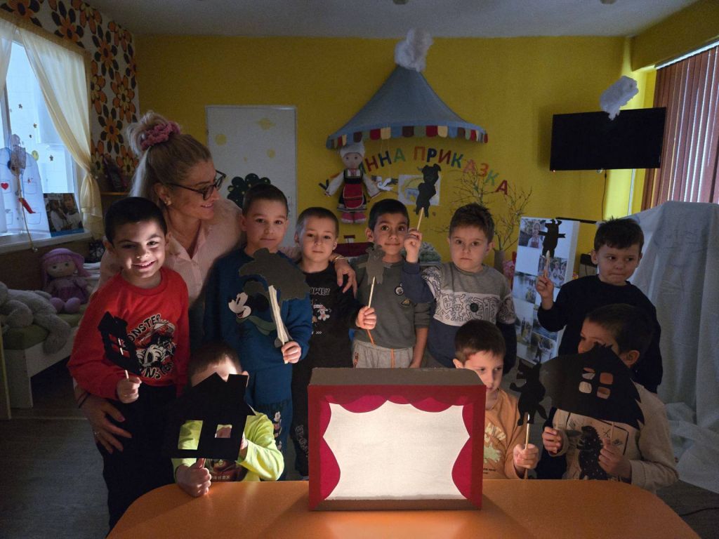 Приказките оживяват в сенките 1